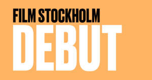 Syntolkning: Svart och vit text på orange bakgrund: "FILM STOCKHOLM DEBUT".