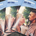 Syntolkning: Tre exemplar av skriften Film Stockholm 2021-2022.